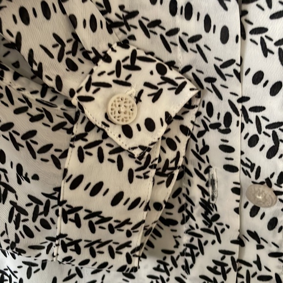 Cabi Split back blouse - Picture 3 of 5